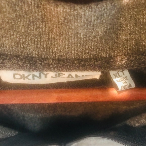 🔥 Men’s DKNY Casual Shirt - Picture 3 of 4